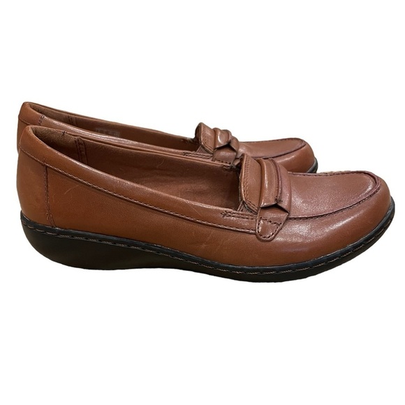 Ultimate Comfort Collection by Clarks Brown leather Loafers - Picture 1 of 5